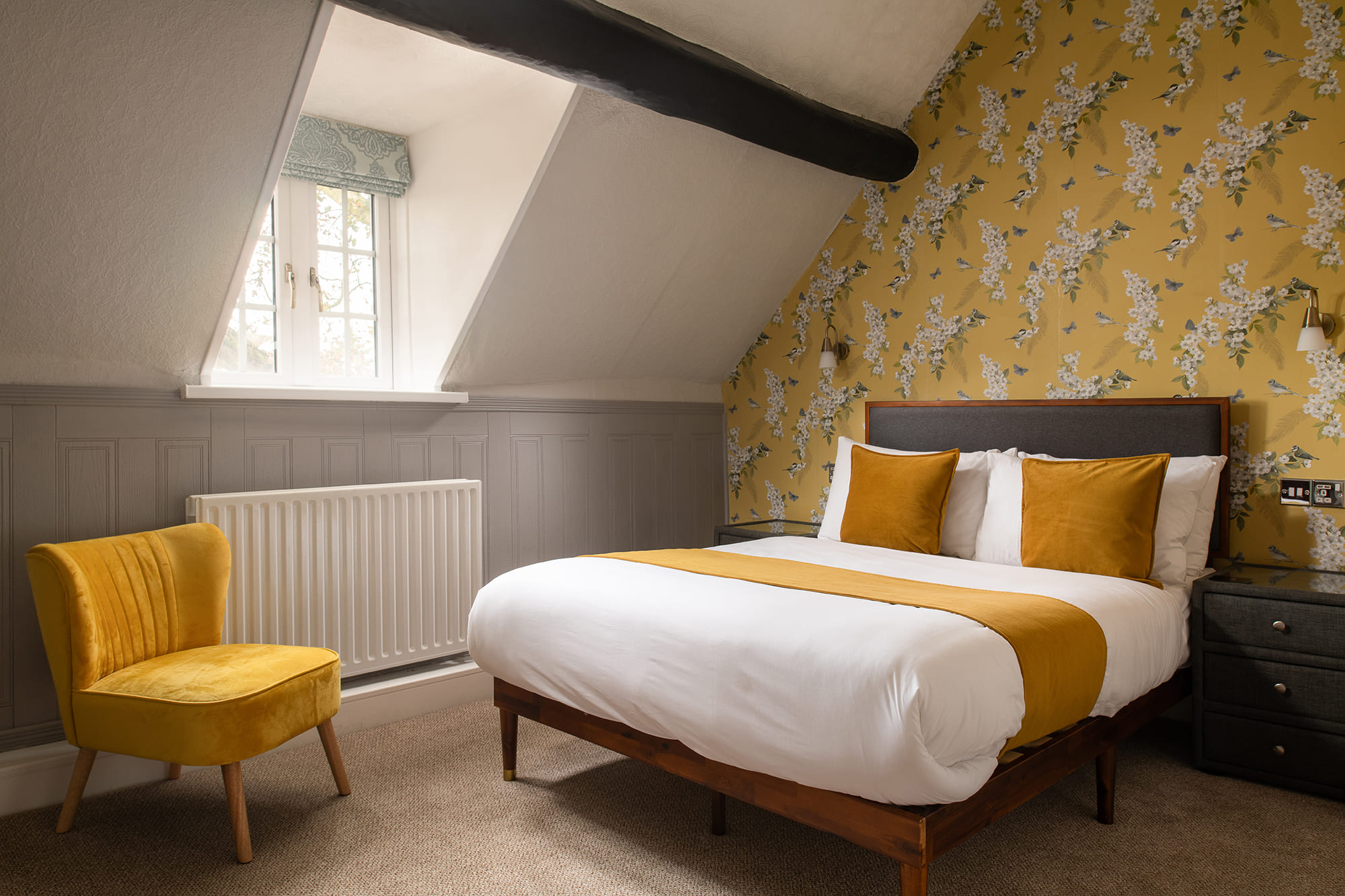 Deluxe Double room interior at Springfield House B&B near Birmingham Airport